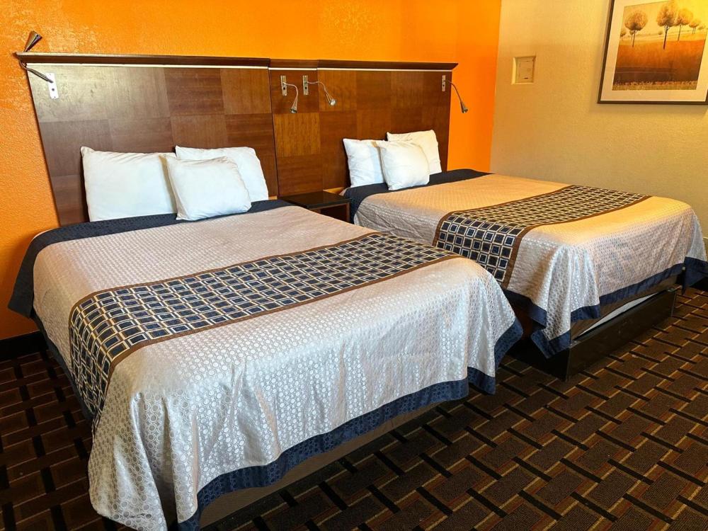 2 Queen Bed Accessible interior