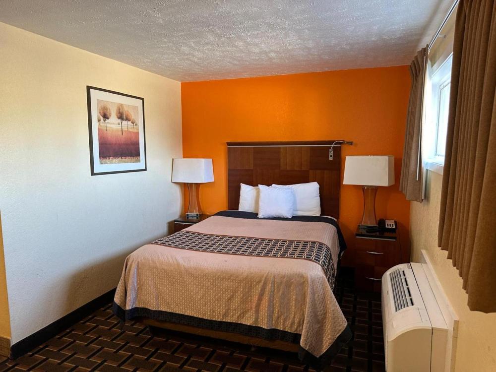 Queen Bed interior